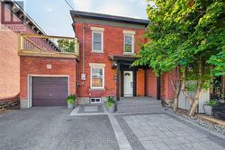 38 MELROSE AVENUE  Ottawa, ON K1Y 1T9