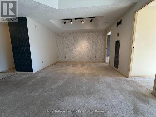 10 - 20 Glebe Road W, Toronto, ON - Indoor Photo Showing Other Room