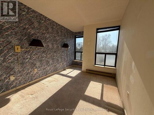 10 - 20 Glebe Road W, Toronto, ON -  Photo Showing Other Room