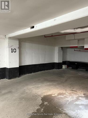 10 - 20 Glebe Road W, Toronto, ON - Indoor Photo Showing Garage