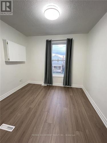 UPPER - 1164 CANNON STREET E , Hamilton, Ontario L8L 2K1 5