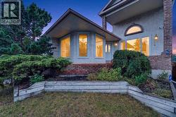 876 Shawnee Drive SW  Calgary, AB T2Y 1X3