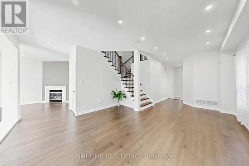 87 River Ridge Boulevard, Aurora, ON - Indoor Photo Showing Other Room