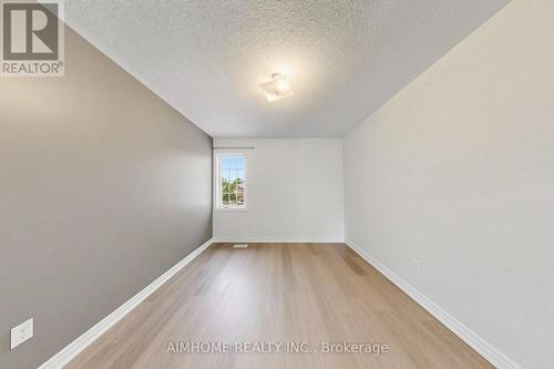 87 River Ridge Boulevard, Aurora, ON - Indoor Photo Showing Other Room