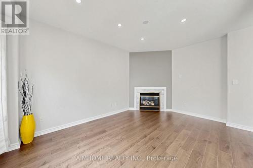 87 River Ridge Boulevard, Aurora, ON - Indoor Photo Showing Other Room With Fireplace