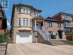 26 DYNEVOR ROAD  Toronto, ON M6E 3X1