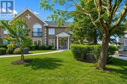 1C - 121 ROBSON COURT Ottawa, ON K2K 2W1