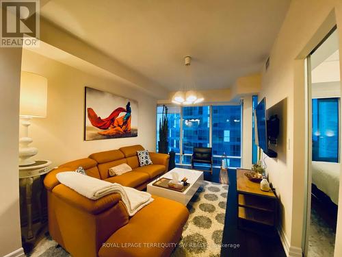 2012 - 8 The Esplanade, Toronto, ON - Indoor