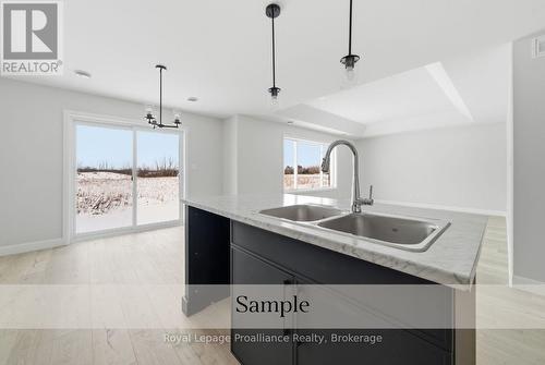 119 Hastings Park Drive, Belleville (Belleville Ward), ON - Indoor Photo Showing Kitchen With Double Sink