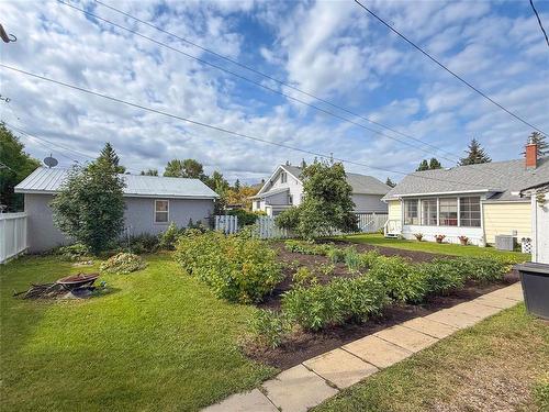1043 7Th Street, Brandon, MB - Outdoor
