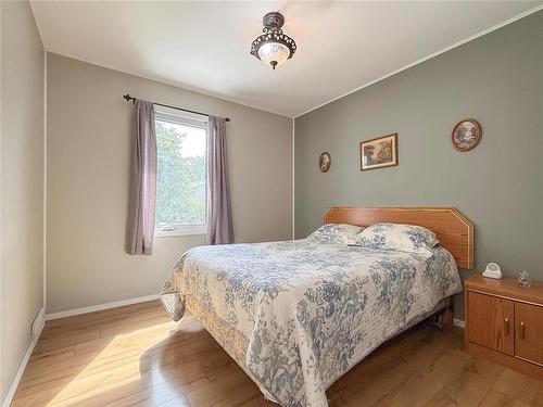 1043 7Th Street, Brandon, MB - Indoor Photo Showing Bedroom