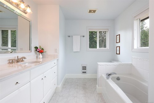 485 Southwind Rd, Comox, BC 