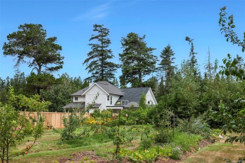 485 Southwind Rd, Comox, BC 