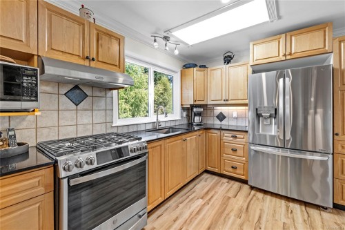 1185 Stuart Pl, Ladysmith, BC 