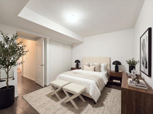 3-141 Isaac Devins Boulevard, Toronto, ON - Indoor Photo Showing Bedroom