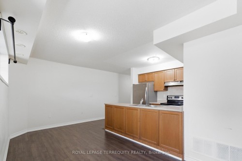 3-141 Isaac Devins Boulevard, Toronto, ON - Indoor Photo Showing Other Room