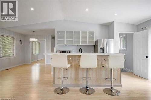 5372 Spruce Avenue, Burlington, ON - Indoor