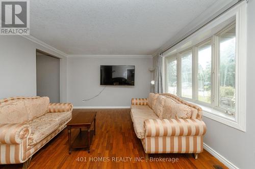 39 Patricia Street, St. Thomas, ON - Indoor Photo Showing Living Room
