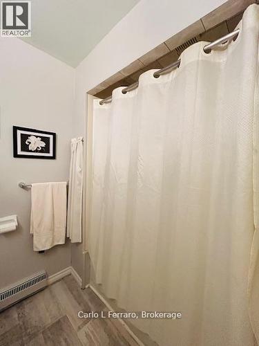 #20 - 41 Rhonda Road, Guelph (Willow West/Sugarbush/West Acres), ON - Indoor Photo Showing Bathroom