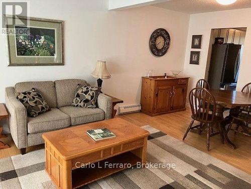 #20 - 41 Rhonda Road, Guelph (Willow West/Sugarbush/West Acres), ON - Indoor Photo Showing Living Room