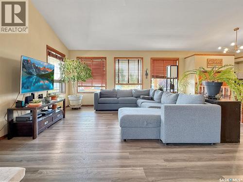 Chant Acreage, Swift Current Rm No. 137, SK - Indoor Photo Showing Living Room