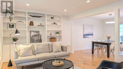 1895 Savoy Place, Ottawa, ON - Indoor Photo Showing Living Room