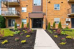 302 - 735 WONDERLAND ROAD S London South (South M), ON N6K 1M1