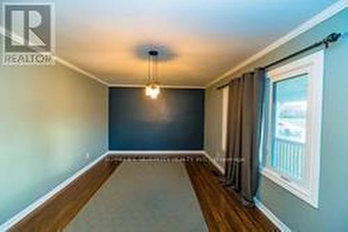 5254 STANLEY AVENUE , Niagara Falls, Ontario L2E 5A5 3