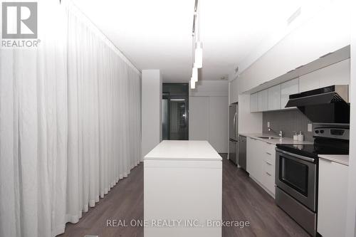 3505 - 110 Charles Street E, Toronto, ON - Indoor