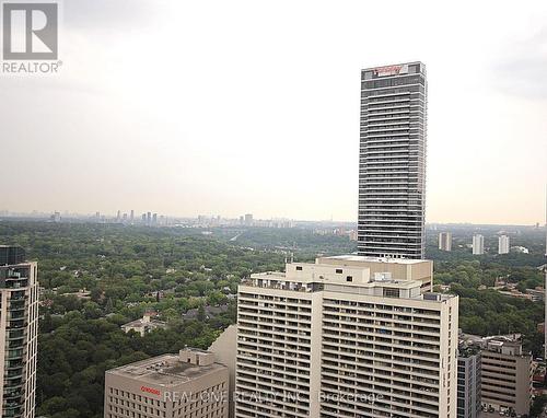 3505 - 110 Charles Street E, Toronto, ON - Outdoor