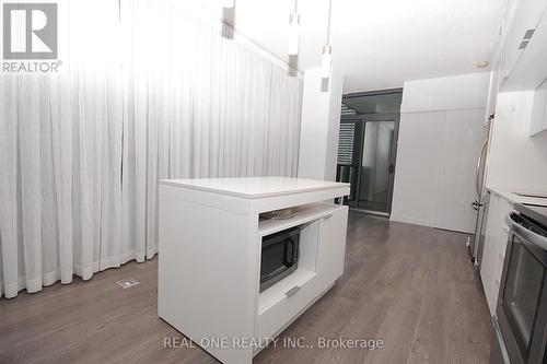 3505 - 110 Charles Street E, Toronto, ON - Indoor