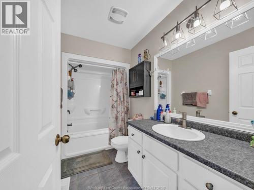 2115 Everts, Windsor, ON - Indoor Photo Showing Bathroom