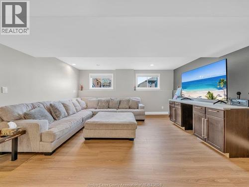 2115 Everts, Windsor, ON - Indoor Photo Showing Living Room
