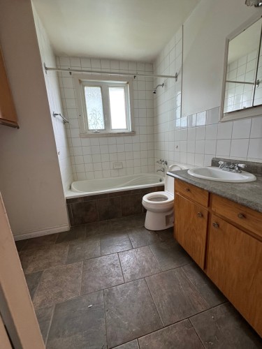 Salle de bains - 18 Rue Thibault, Sept-Îles, QC - Indoor Photo Showing Bathroom