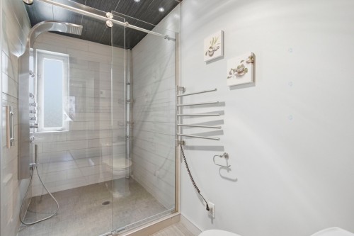Salle de bains attenante à la CCP - 138 45E Avenue, Saint-Eustache, QC - Indoor Photo Showing Bathroom