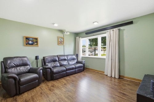 Salon - 138 45E Avenue, Saint-Eustache, QC - Indoor Photo Showing Living Room