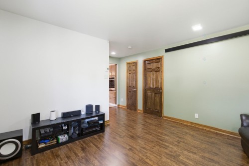 Salon - 138 45E Avenue, Saint-Eustache, QC - Indoor Photo Showing Other Room