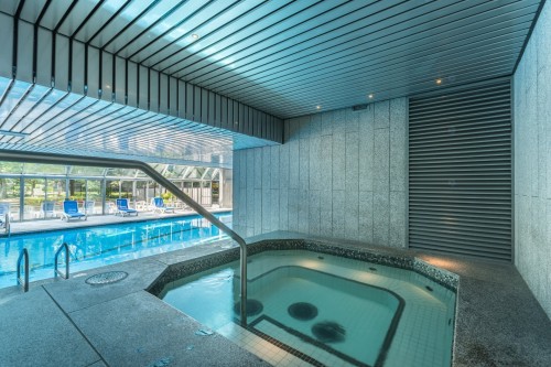 Spa - 301-30 Rue Berlioz, Montréal (Verdun/Île-Des-Soeurs), QC - Indoor Photo Showing Other Room With In Ground Pool