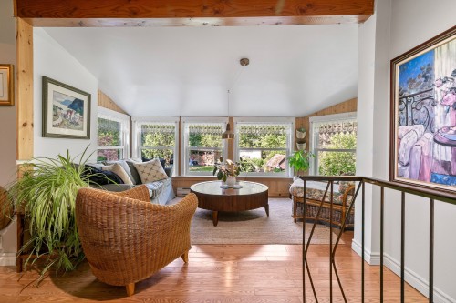 Salle familiale - 2933 Ch. Des Lacs, Mont-Blanc, QC - Indoor