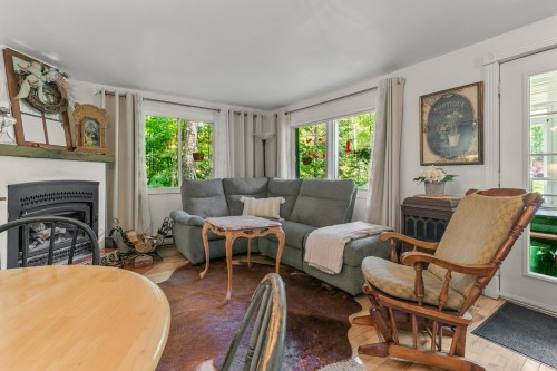 Salon - 2933 Ch. Des Lacs, Mont-Blanc, QC - Indoor Photo Showing Living Room With Fireplace