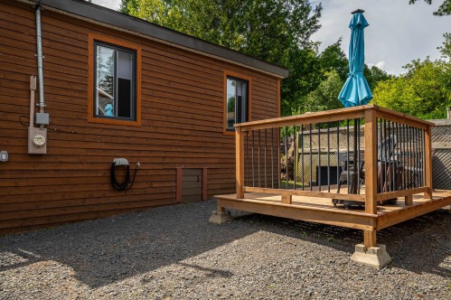 Terrasse - 47 Rue Maurice-Aveline, Sainte-Adèle, QC - Outdoor With Exterior