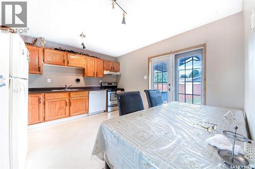 446 Berini Drive, Saskatoon, SK - Indoor Photo Showing Kitchen