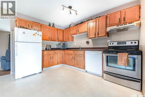 446 Berini Drive, Saskatoon, SK - Indoor Photo Showing Kitchen