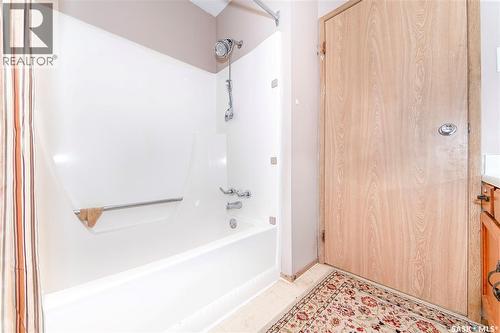 446 Berini Drive, Saskatoon, SK - Indoor Photo Showing Bathroom