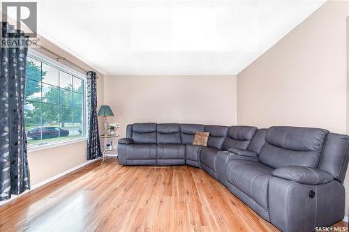 446 Berini Drive, Saskatoon, SK - Indoor Photo Showing Living Room