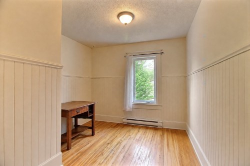 Chambre à coucher - 94 Rue Galipeau, Thurso, QC - Indoor Photo Showing Other Room