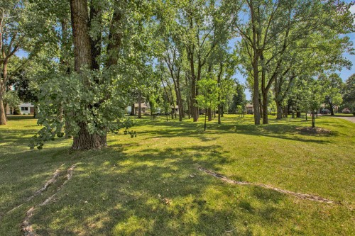 Autre - 21 Av. Balzac, Candiac, QC - Outdoor With View