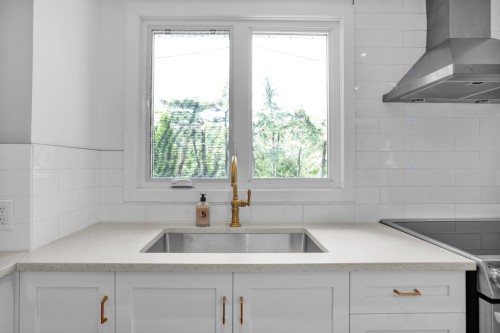 Cuisine - 21 Av. Balzac, Candiac, QC - Indoor Photo Showing Kitchen