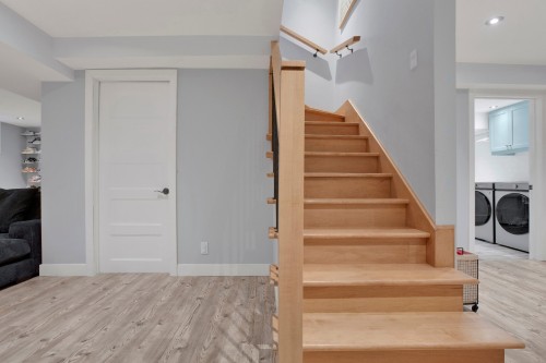 Escalier - 21 Av. Balzac, Candiac, QC - Indoor Photo Showing Other Room