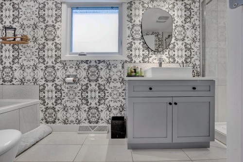 Salle de bains - 21 Av. Balzac, Candiac, QC - Indoor Photo Showing Bathroom